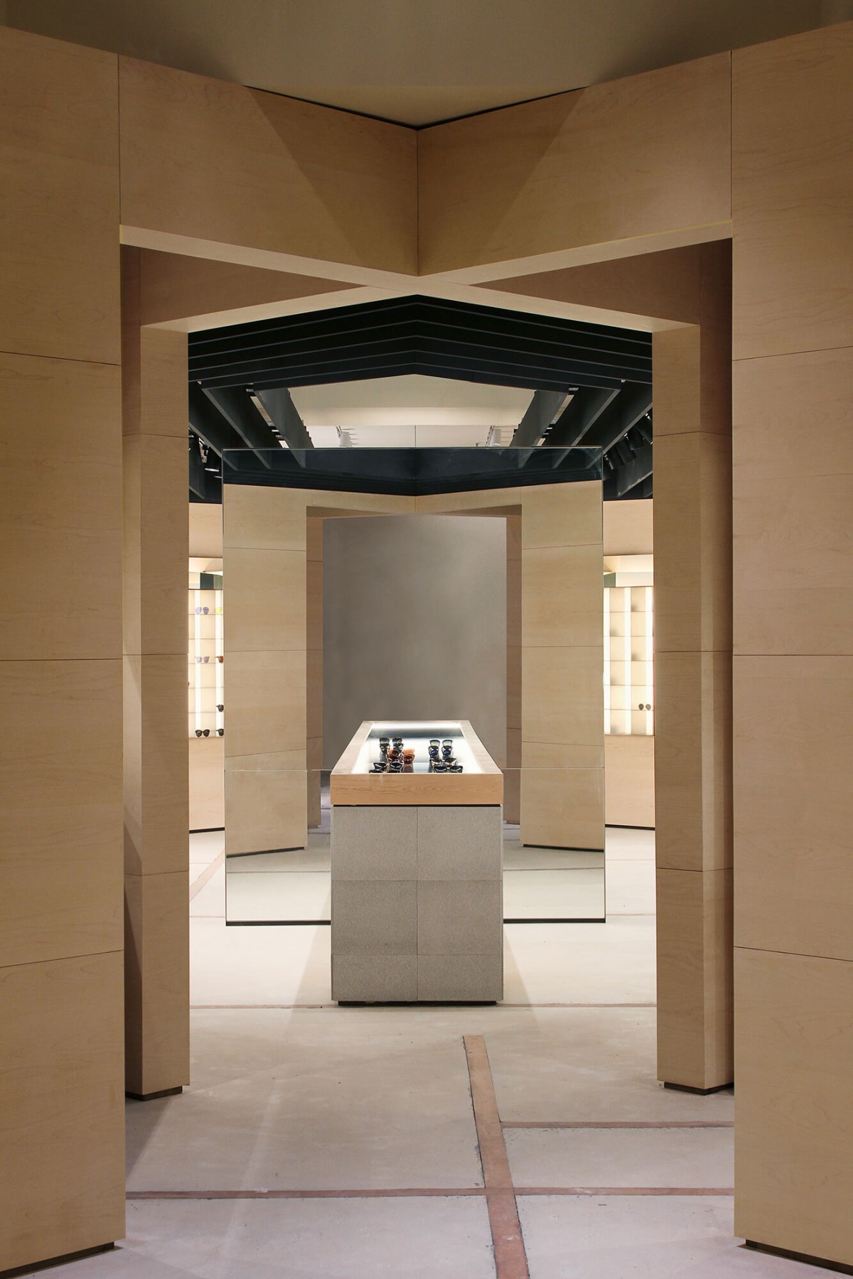 rafael-de-cardenas-gentle-monster-flagship-soho-3