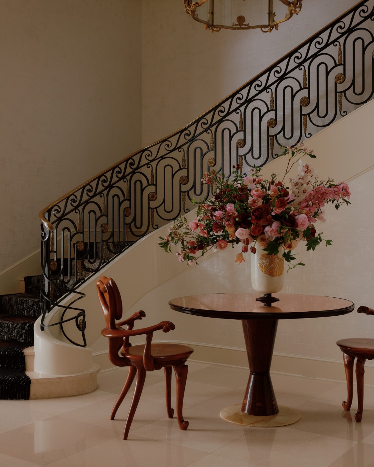 rdc_lenox-hill-townhouse_stair-hall_2