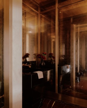 rdc_lenox-hill-townhouse_powder-room-3_1