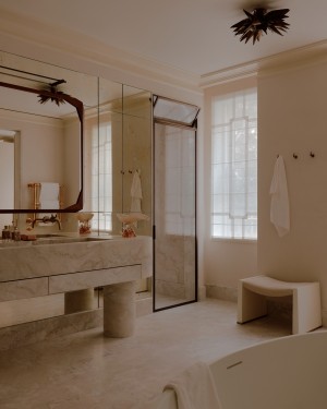 rdc_lenox-hill-townhouse_primary-bath_1